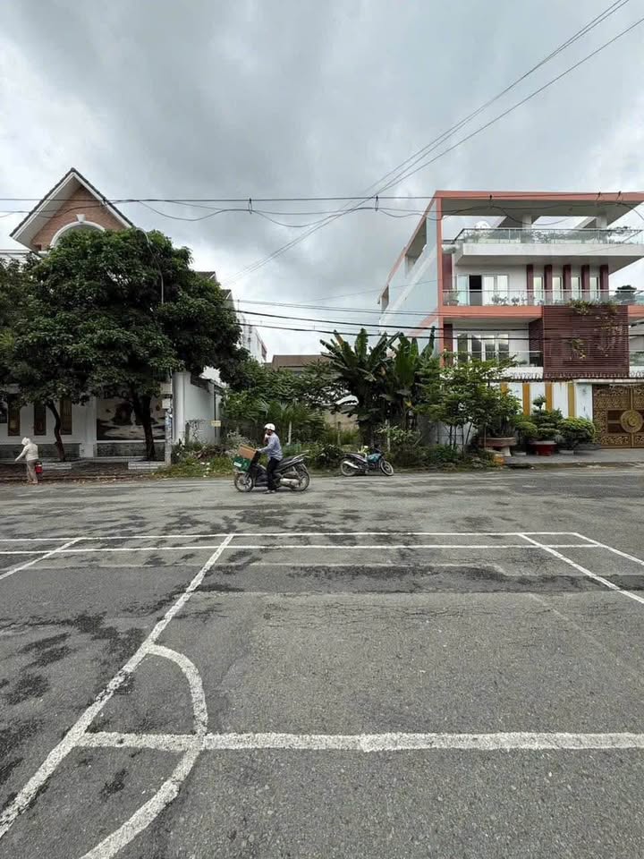 Đất biệt thự KDCVL Bình Tân 250m² giá 17.5 tỷ - Hướng Đông mát mẻ!