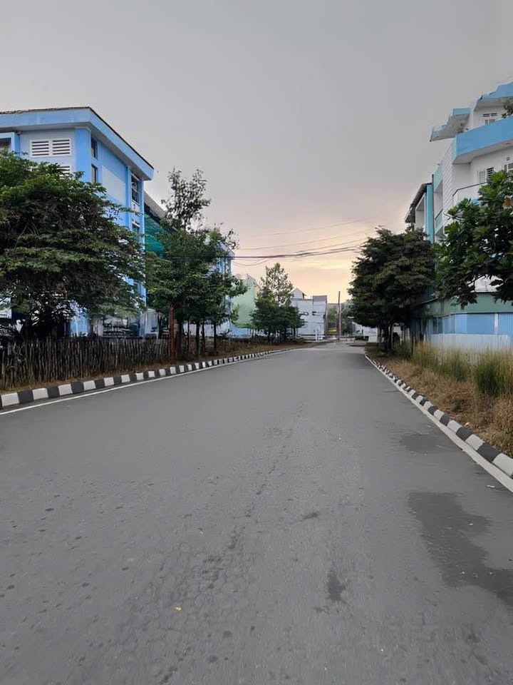 Nhà Bùi Minh Trực 74m² giá 8.9 tỷ - Sổ hồng chính chủ, vị trí đắc địa!