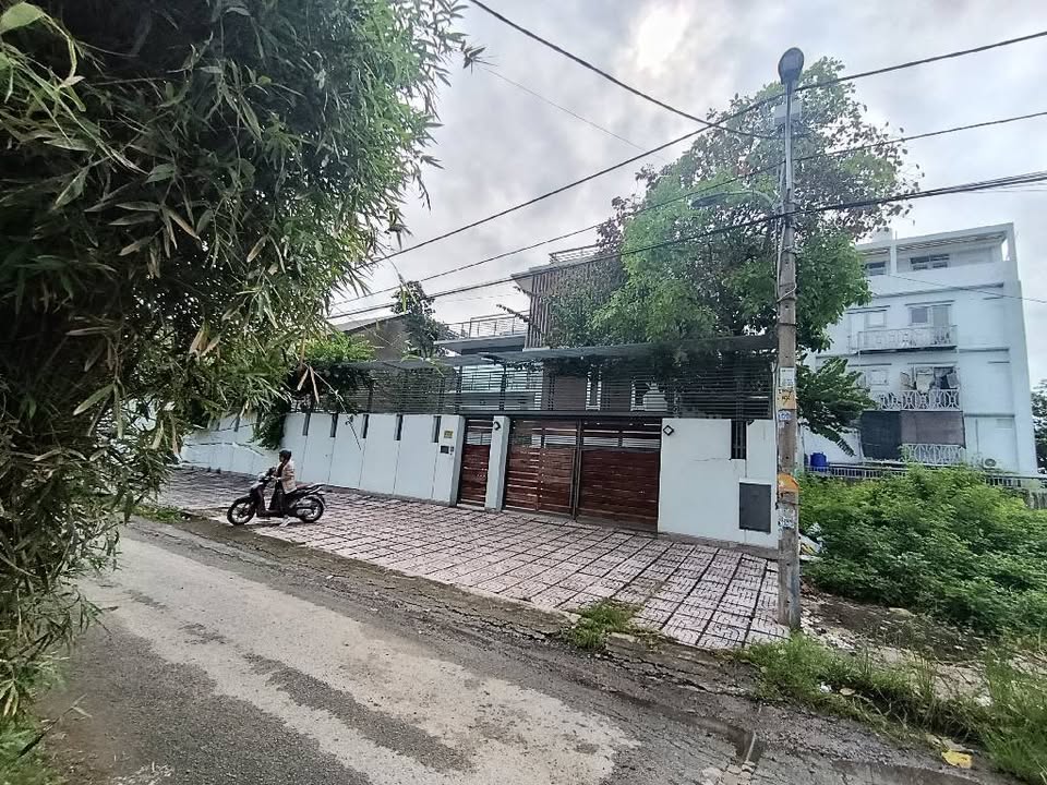 Bán biệt thự mặt tiền Phạm Thế Hiển, quận 8, diện tích 460m² - Pháp lý sổ hồng riêng!