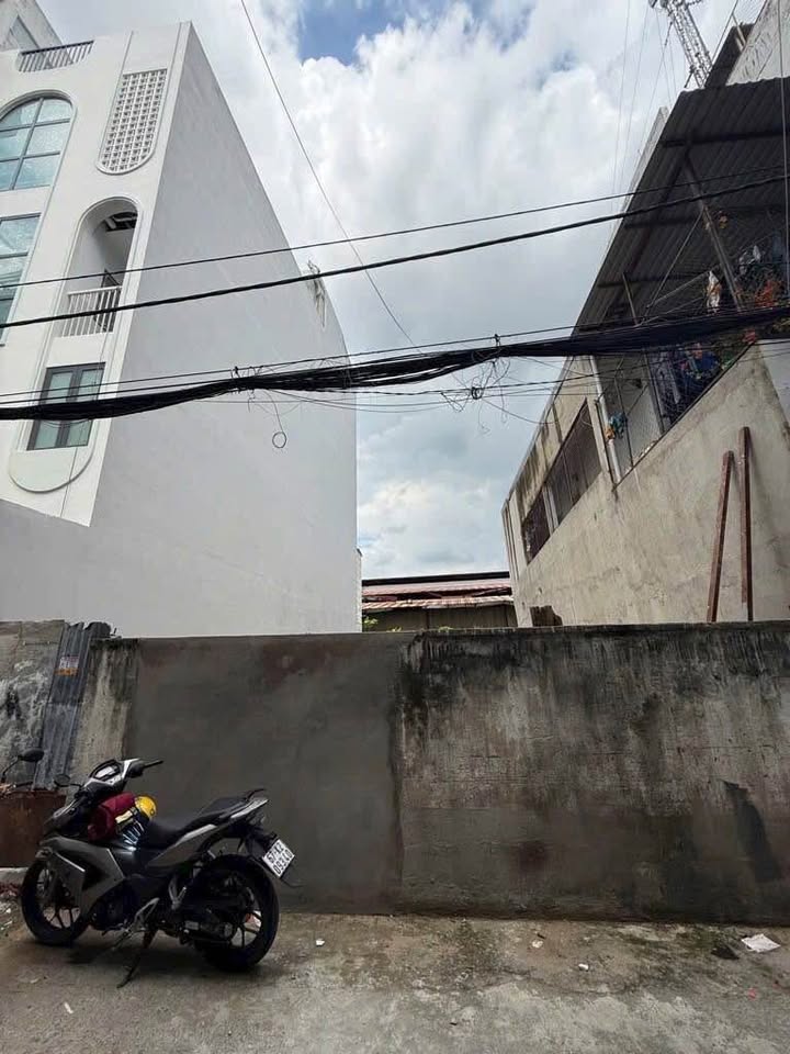 Đất hẻm xe hơi Bùi Văn Ba, Quận 7, 122m² giá 8.9 tỷ - Sổ hồng riêng, xây dựng tự do!