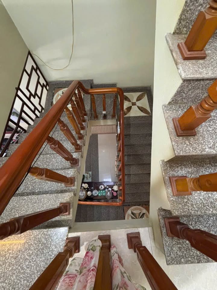 Nhà 2,5 tầng tại Cốc Lếu, Lào Cai, 150m² giá 3.8 tỷ - Mặt tiền đẹp, gần chợ!