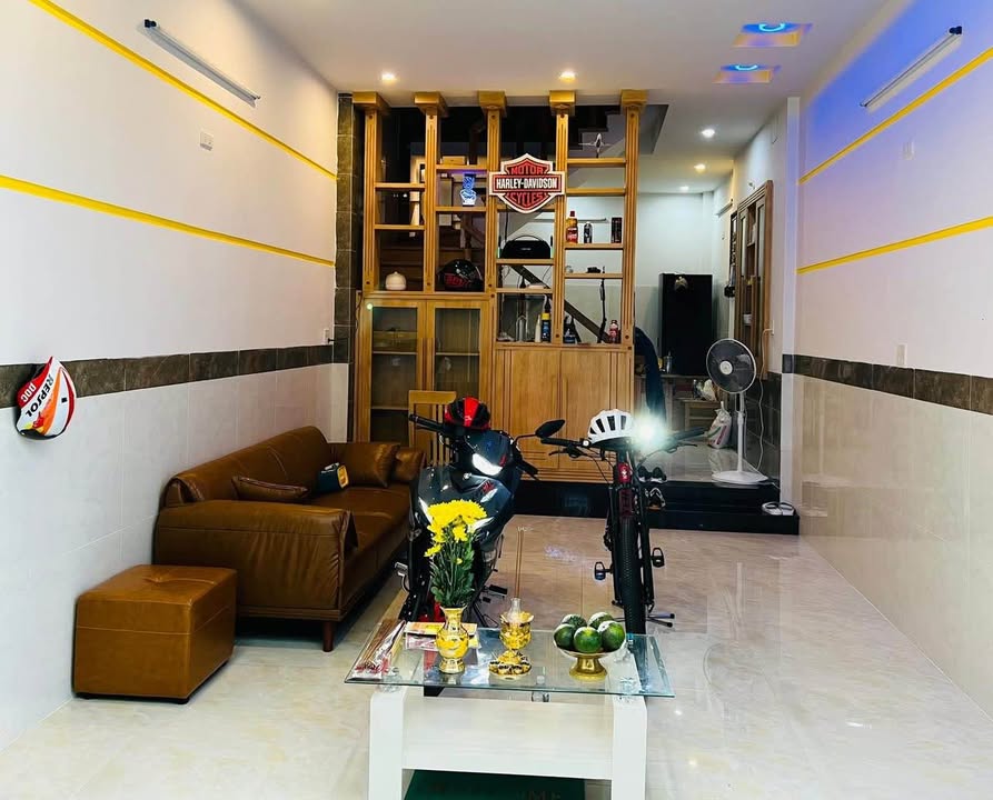 Nhà phố Ngô Thời Nhiệm, Quy Nhơn 40m² giá 3.7 tỷ - Pháp lý sổ hồng chính chủ!