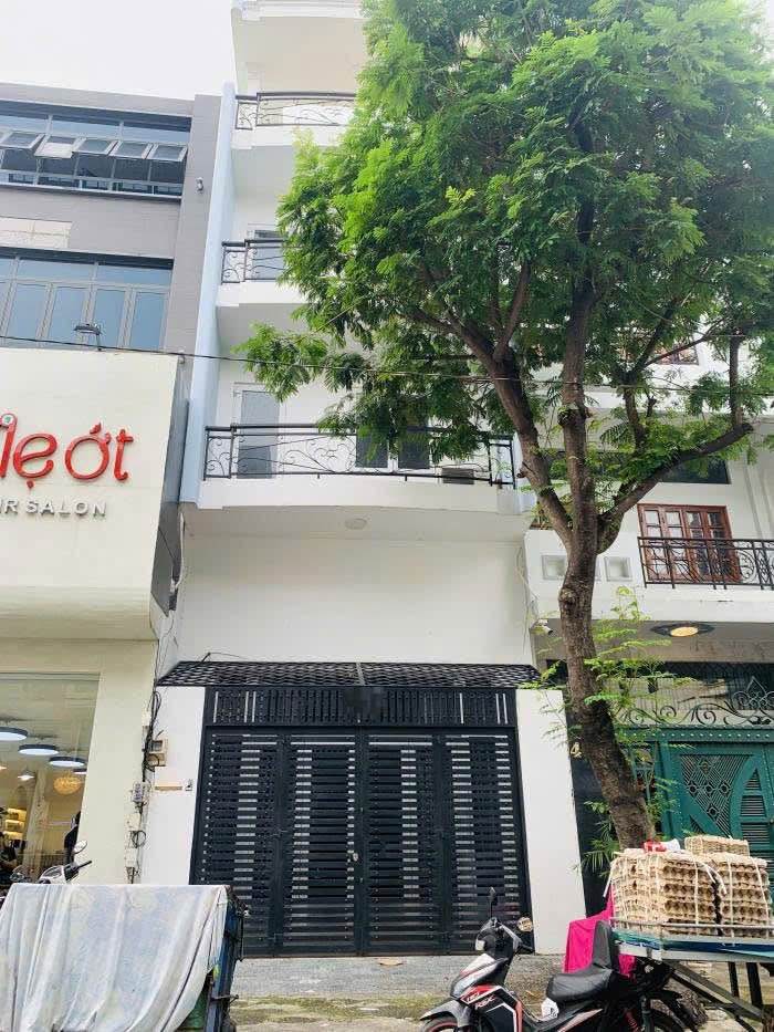 Nhà phố mặt tiền Hòa Hảo, Quận 10, 33m² giá 10.9 tỷ - Đầu tư sinh lời!