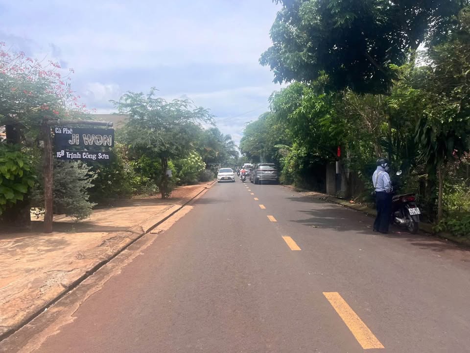 Nhà mặt tiền Trịnh Công Sơn, Buôn Ma Thuột 125m² giá 5.9 tỷ - Kinh doanh sầm uất!