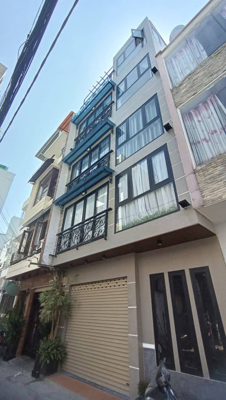 Nhà 4 tầng Quận 10 - Diện tích 28m² giá 10 tỷ - Hẻm 8m ô tô tránh nhau!