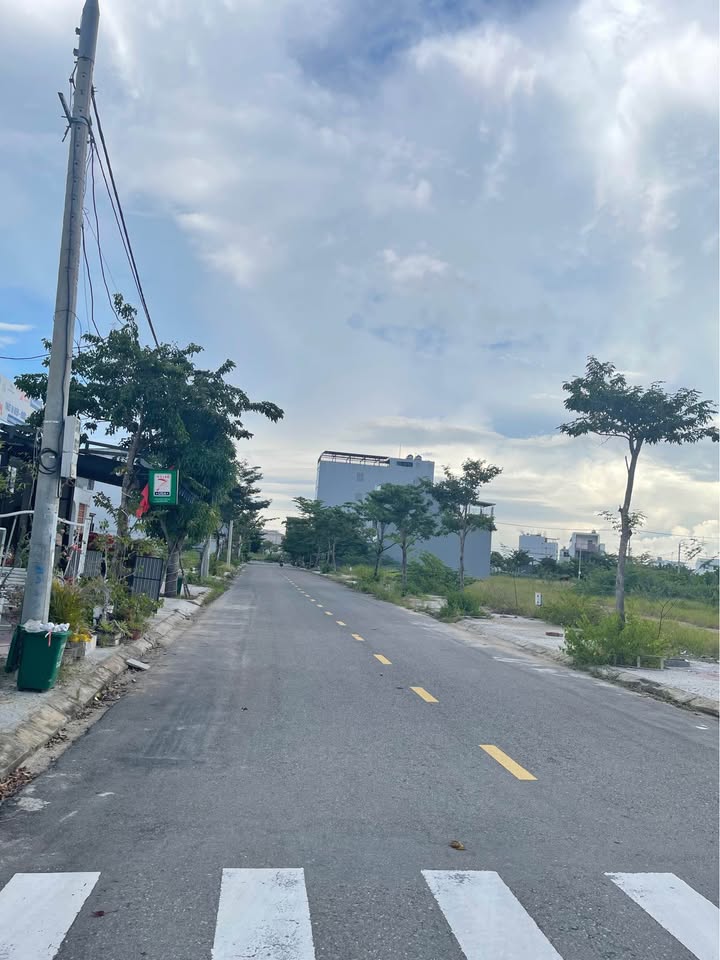 Đất nền Nam Hòa Xuân 100m² giá 4.7 tỷ - Đường thông Nguyễn Phước Lan