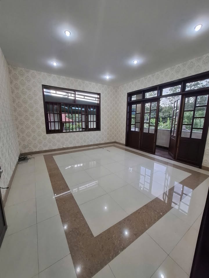 Cho thuê lầu 2 biệt thự khu D2D, Thống Nhất, 100m² - Phù hợp làm văn phòng hoặc gia đình