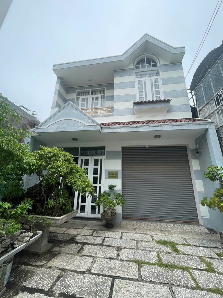 Nhà hẻm Nguyễn Thị Minh Khai, Nha Trang 168m² giá 13 tỷ - Sổ hồng riêng, gần biển!