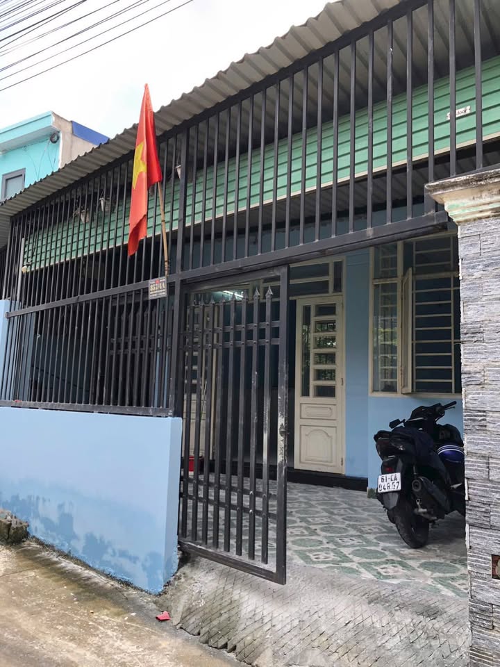 Nhà cấp 4 Tân Đông Hiệp 73m² giá 2 tỷ - Sổ đỏ chính chủ, vị trí đẹp!