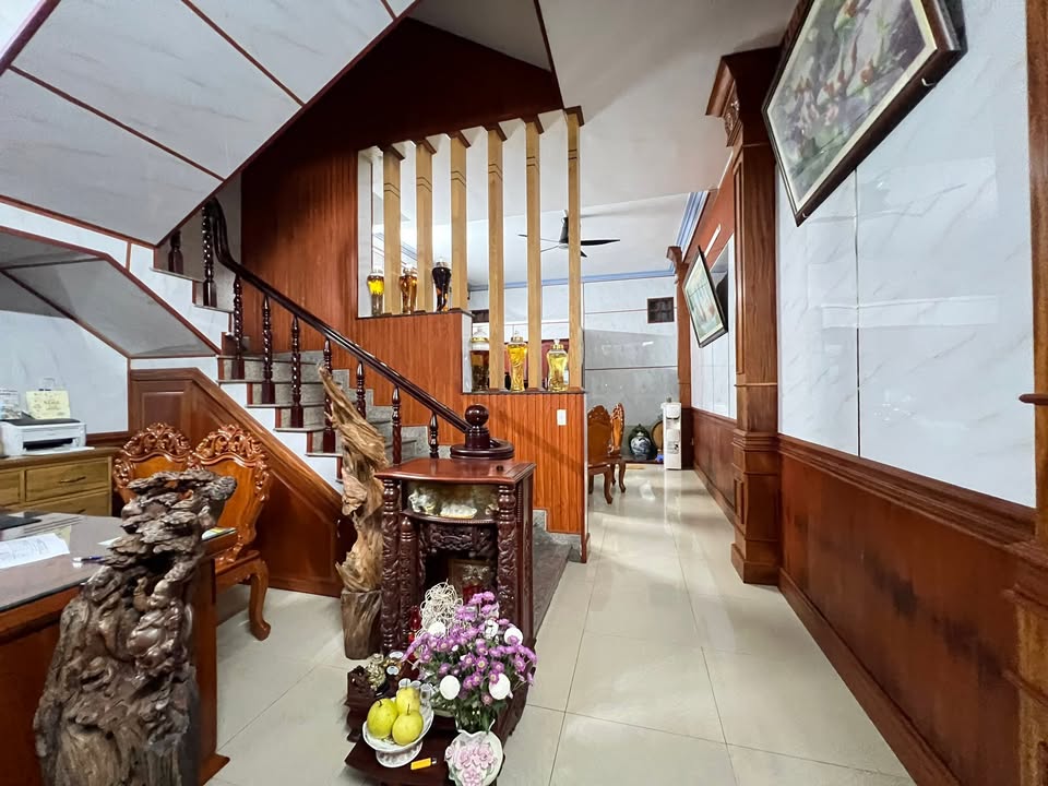 Nhà trung tâm Dĩ An 90m² giá 6.8 tỷ - Chính chủ bán gấp!