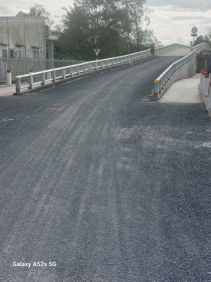 Đất nền Nhơn Phú, Mang Thít 931m² giá 730 triệu - Vị trí yên tĩnh lý tưởng cho nghỉ dưỡng!