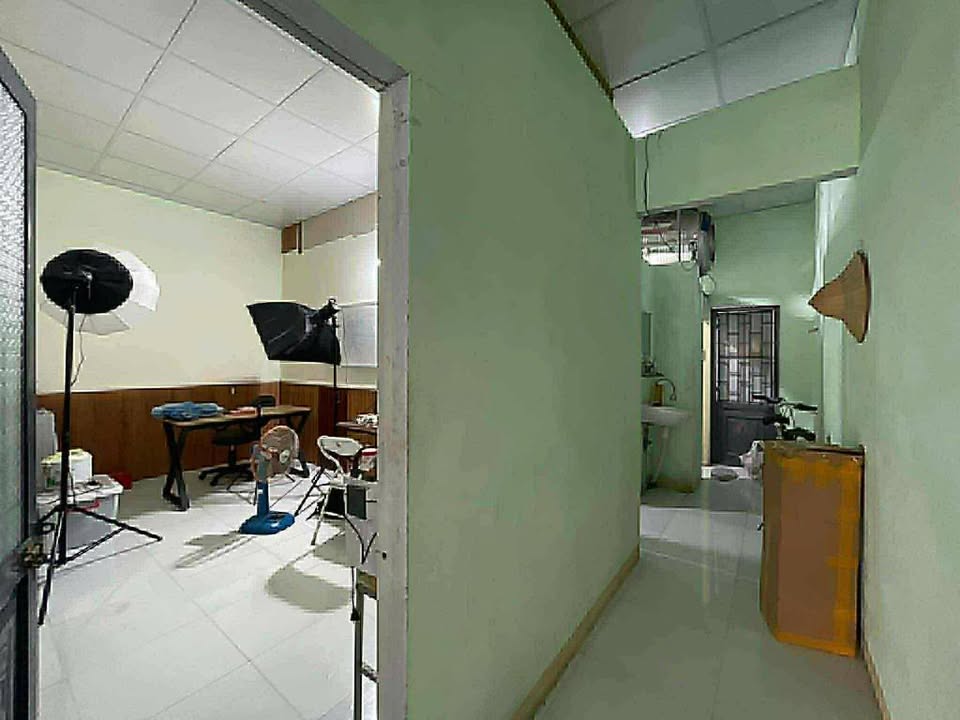 Nhà cho thuê đường Nguyễn Huy Chương, TP Tam Kỳ 2 phòng ngủ - Sân rộng thoáng mát!