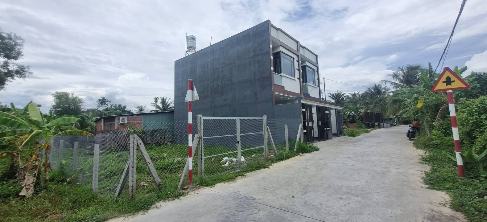 Nhà lầu mới 2 tầng tại Khu phố Phước Thuận, 70m² giá 1.75 tỷ - Chính chủ bán gấp!