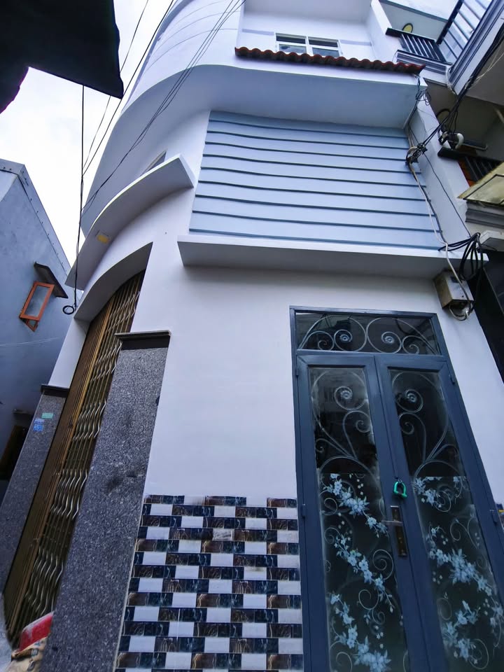 Nhà 3 tầng Bạch Đằng, 45m² giá 2.5 tỷ - Đầu tư sinh lời lý tưởng!