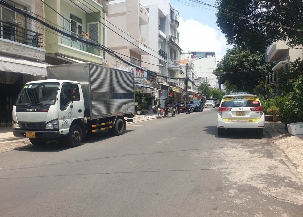 Nhà mặt tiền Lâm Văn Bền, Q7 - 60m² giá 12 tỷ - Sổ hồng chính chủ!