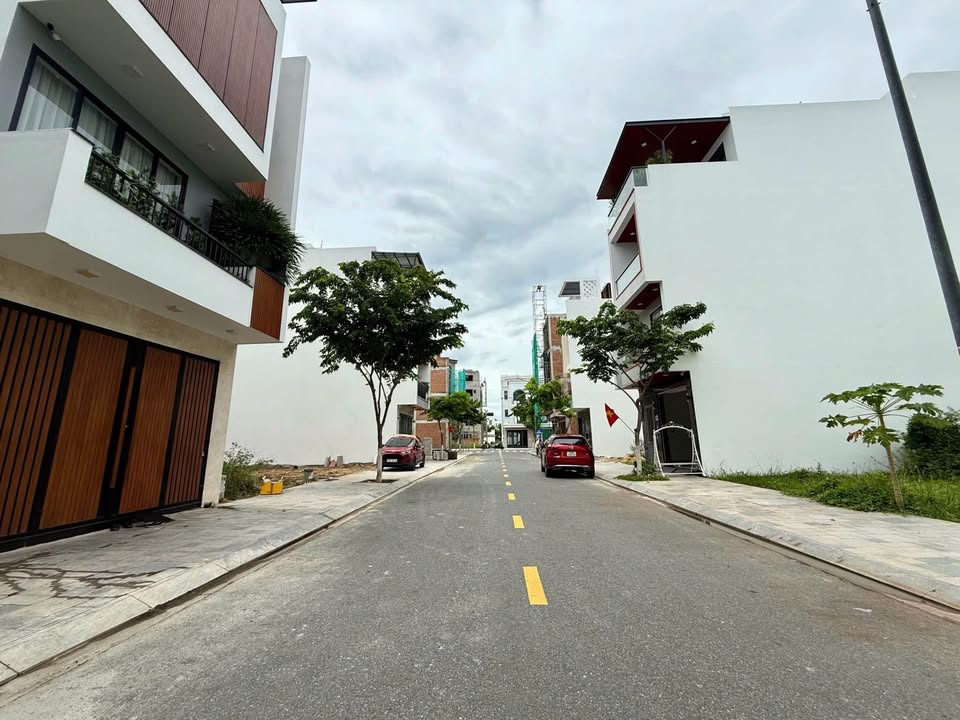 Đất nền KĐT VCN Phước Long 2, 82,5m² giá 6,75 tỷ - Vị trí thuận lợi kinh doanh!