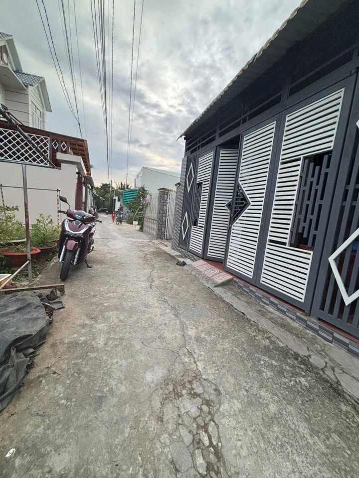 Nhà phường Trường An 94m² giá 1.2 tỷ - Nhà còn mới, gần ủy ban phường!