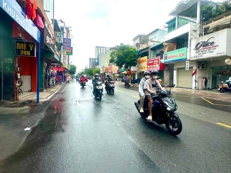 Nhà đẹp Cách Mạng Tháng 8, Tân Bình 60m² giá 10 tỷ - Hẻm xe hơi, vị trí đẹp!