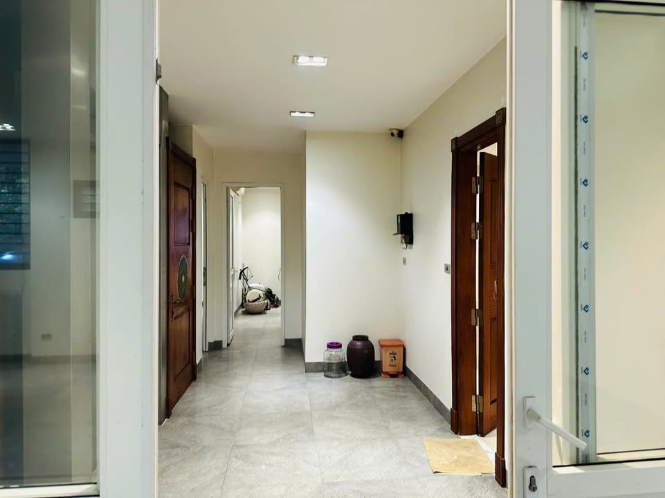 Cho thuê văn phòng 300m² tại mặt ngõ 6A Thành Công - Không gian làm việc lý tưởng!