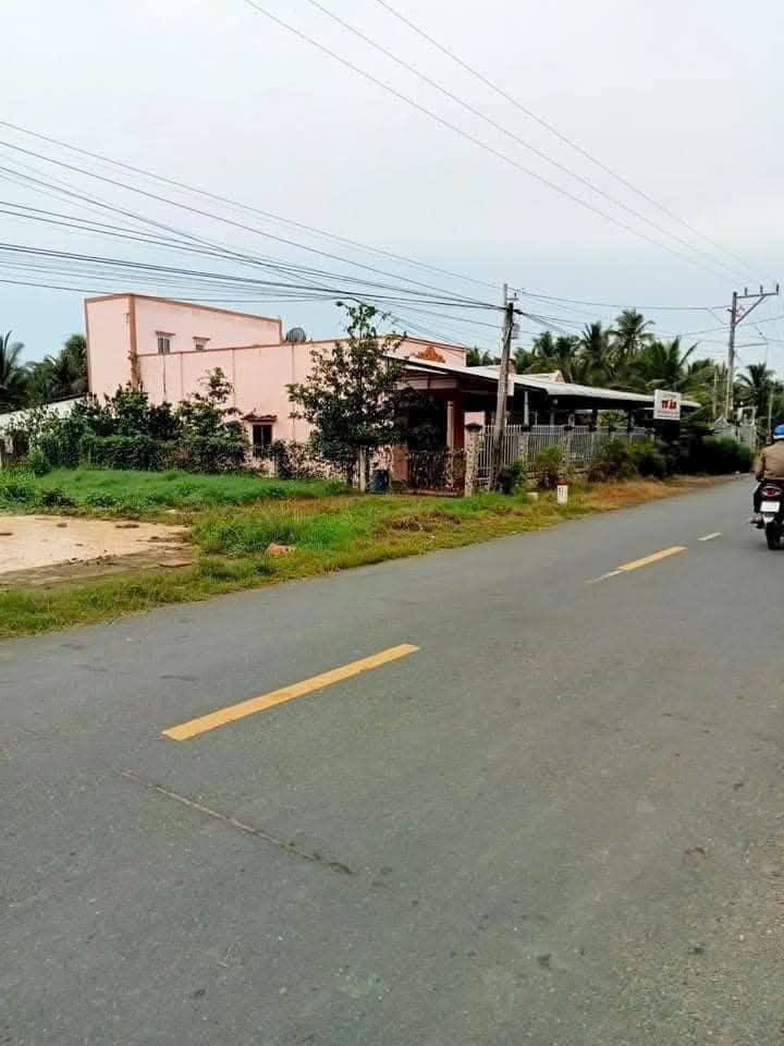 Đất mặt tiền huyện Lộ 92, Quới Điền, Thạnh Phú, Bến Tre 900m² giá 2.5 tỷ - Cơ hội đầu tư tuyệt vời!