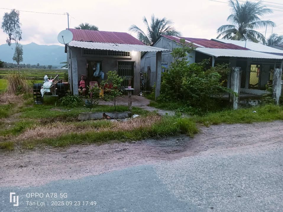 Đất nền thổ cư Hương lộ 11, Tịnh Biên 108m² giá chỉ 450 triệu - Đất sạch, sổ hồng riêng!