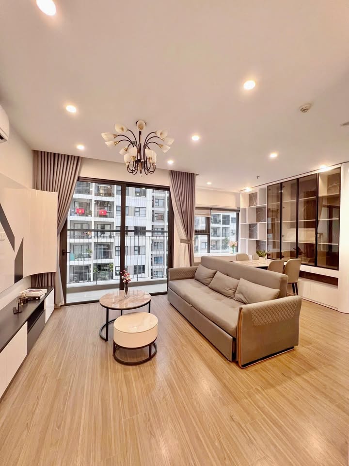 Căn hộ S303 Đại lộ Thăng Long 63.5m² giá 5.6 tỷ - Nội thất đầy đủ và thoáng đãng!