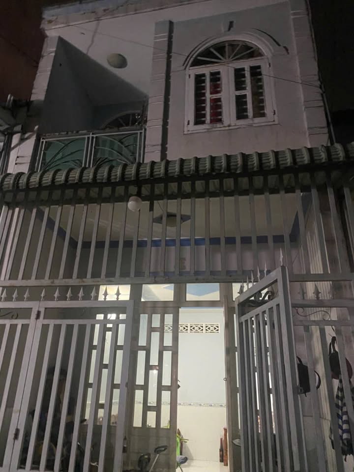 Nhà riêng Dĩ An 50m² giá 12 tỷ - Vị trí gần trường Lý Thái Tổ!