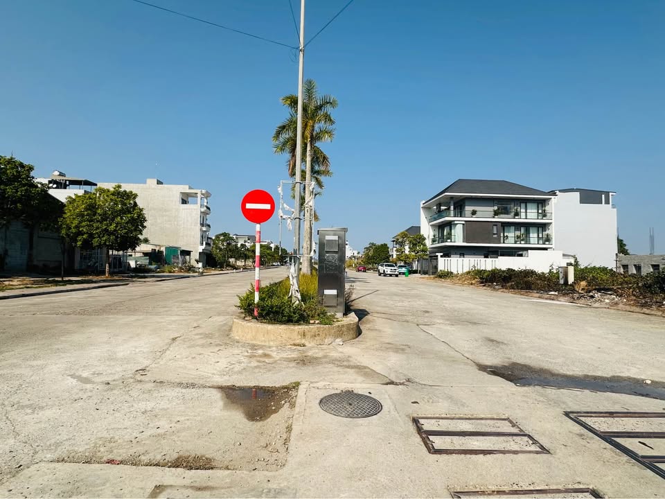 Shophouse Móng Cái 225m² giá thỏa thuận - Chính chủ bán gấp!