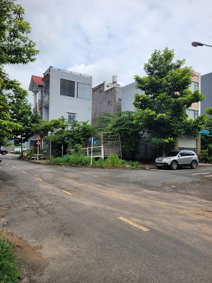 Bán đất KDC gần làng đại học Bình An, Dĩ An 67.5m² - Sổ hồng chính chủ, giá 5 tỷ TL!