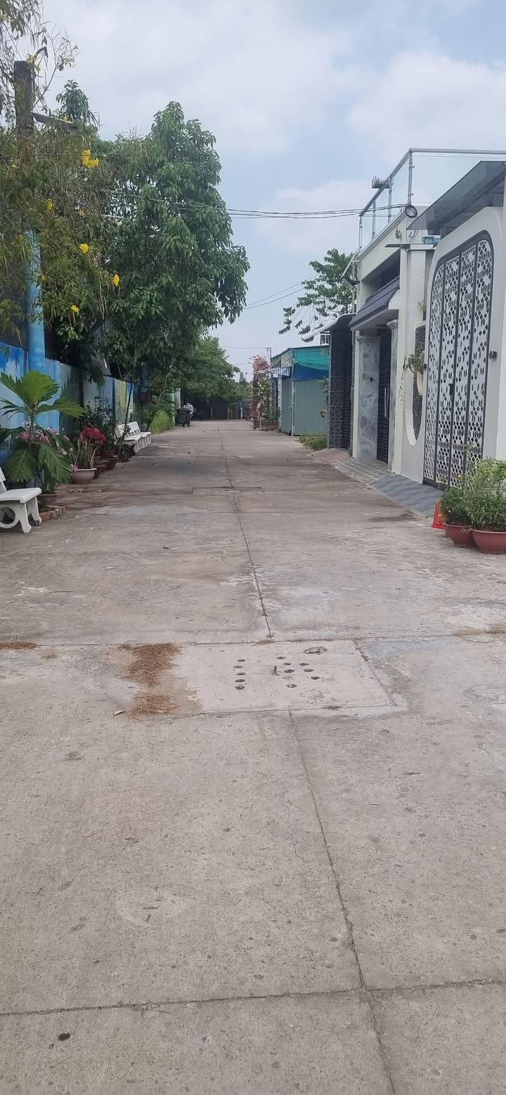 Nhà 2 mặt tiền đường Võ Việt Tân, P4, TX Cai Lậy, 84m² chỉ 2.5 tỷ - Đầu tư sinh lời ngay!