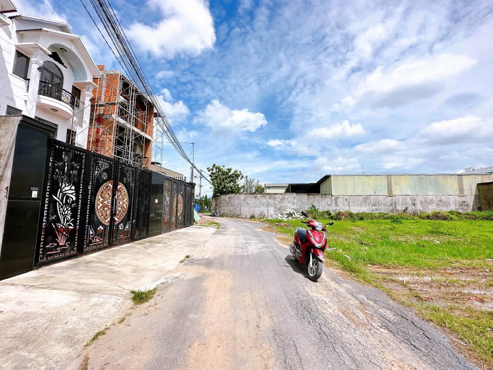 Biệt thự mini 150m² tại Mỹ Hạnh Nam giá 2.5 tỷ - Đường xe tải chạy