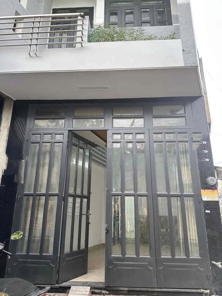 Nhà cho thuê tại đường Tây Lân, Bình Trị Đông A, 40m² chỉ 5 triệu - Phù hợp cho gia đình và làm kho hàng!