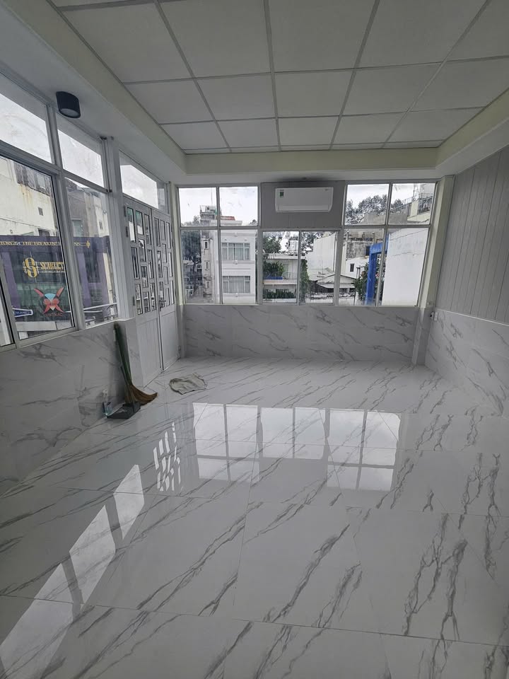 Nhà cho thuê tại Quận 1, 24m² giá 20 triệu - Mới 100% tiện nghi!