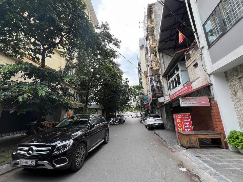 Nhà phố Lạc Nghiệp, Hai Bà Trưng 19m² giá 7.9 tỷ - Kinh doanh vỉa hè, ô tô tránh!