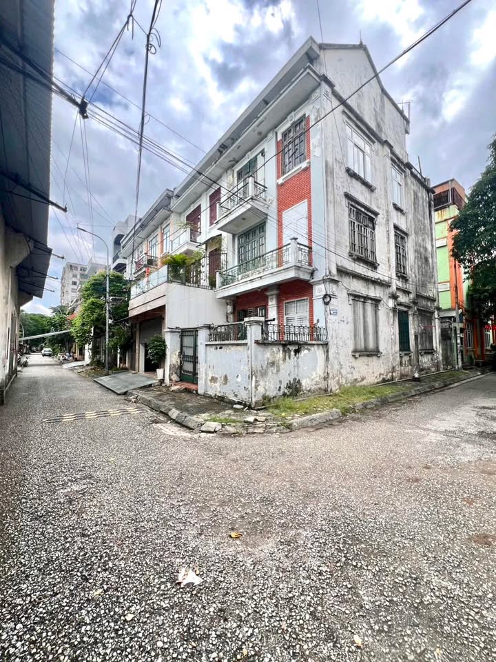 Nhà liền kề phân lô 85m² quận Long Biên 12 tỷ - Cơ hội vàng đầu tư!