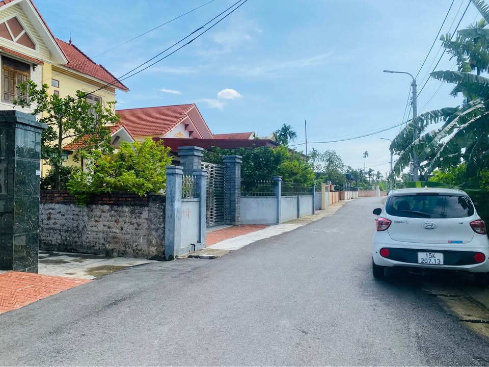 Đất nền Đông Sơn Thủy Nguyên 62m² giá 800 triệu - Dân cư đông đúc, tiện ích đầy đủ!