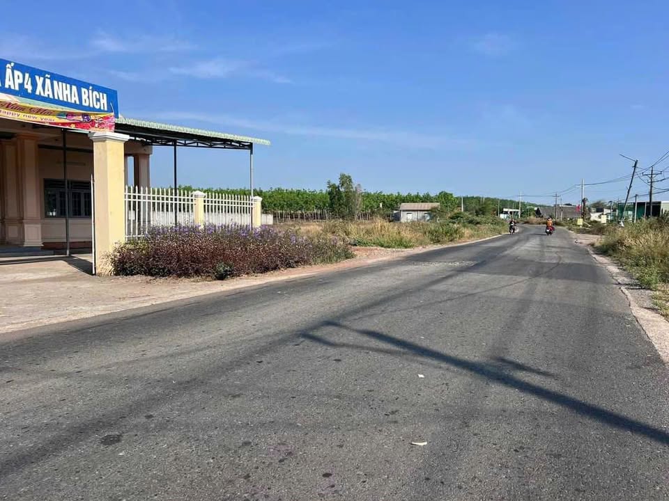 Đất nền ấp 4, Nha Bích 1014m² giá chỉ 299 triệu - Cơ hội đầu tư hấp dẫn!