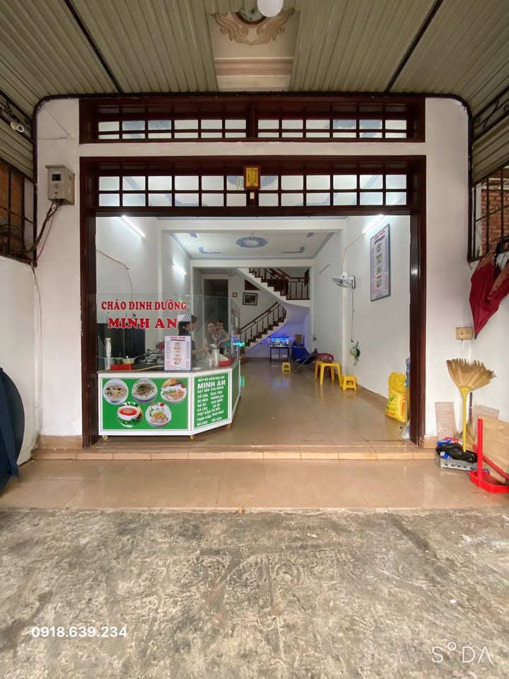 Cho thuê nhà nguyên căn 2 tầng đường Ama Khê, Buôn Ma Thuột 250m² - Thiết kế hiện đại, vị trí đắc địa!