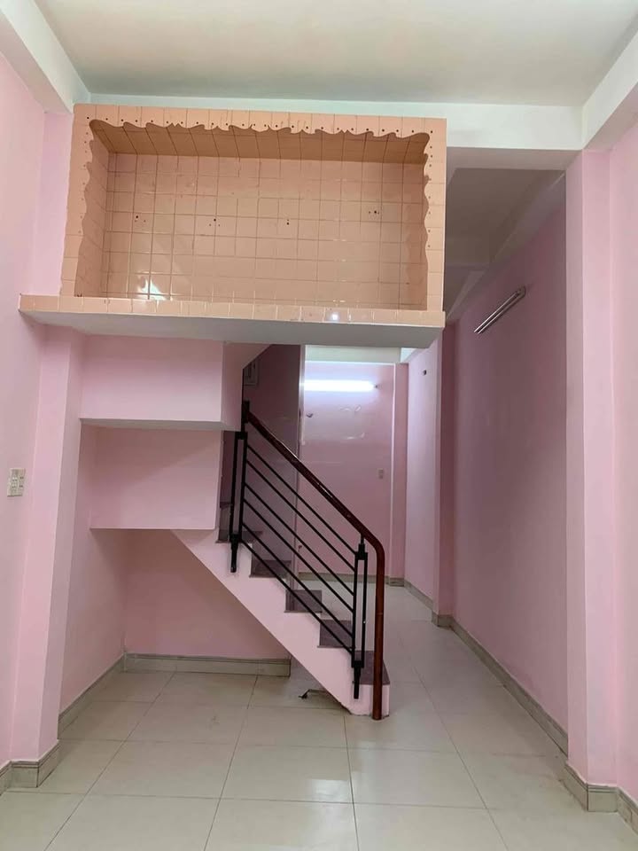 Nhà nguyên căn Nguyễn Tiểu La, Quận 10, 44m² giá 12 triệu - Không gian sống an bình!