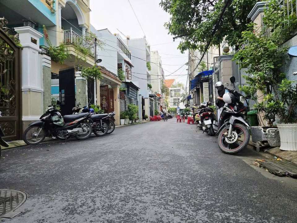 Nhà nguyên căn hẻm 8m Bàu Cát Đôi 92m² giá 18 triệu - Thuận tiện cho gia đình!