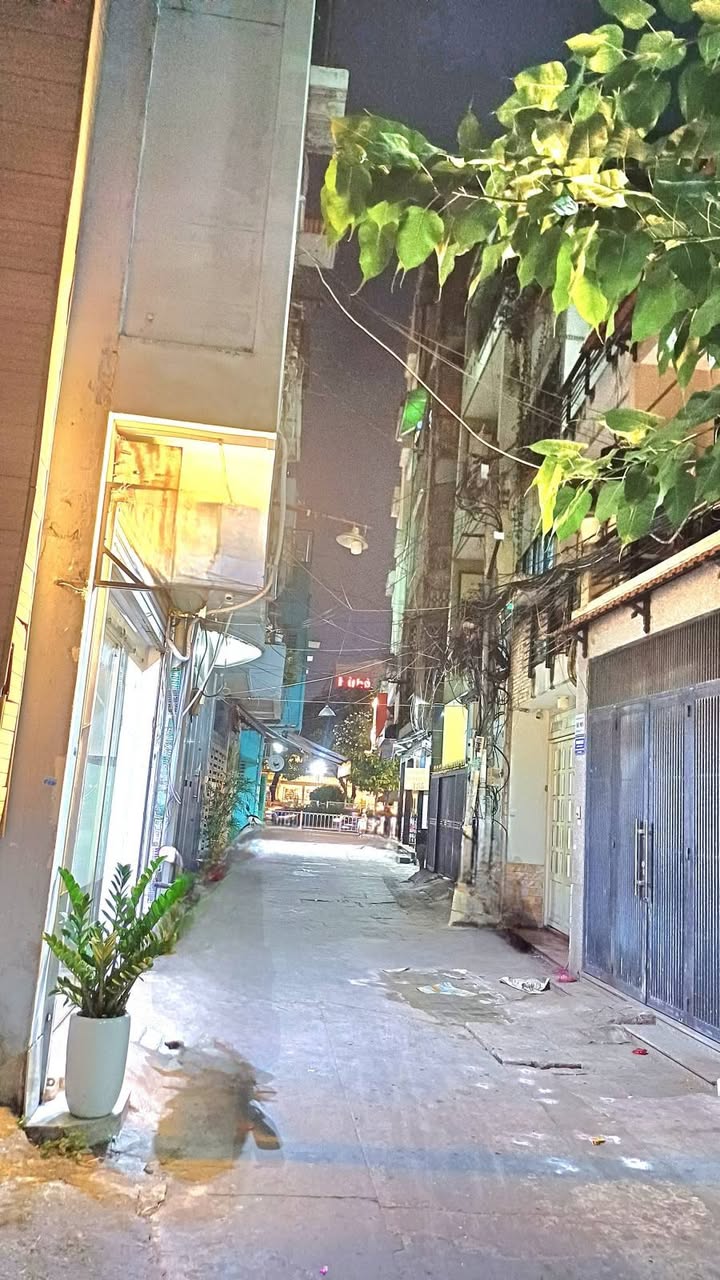 Nhà 5 tầng Ba Tháng Hai, Quận 10 - Sổ hồng riêng, giá 9.99 tỷ - Gần trung tâm thành phố!