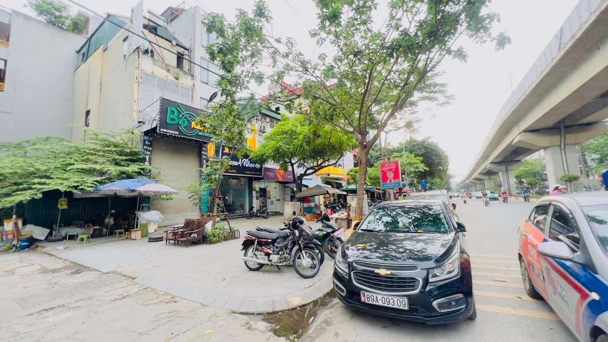 Nhà 7 tầng thang máy Hào Nam, Đống Đa 50m² giá 21.9 tỷ - Cơ hội hiếm có!