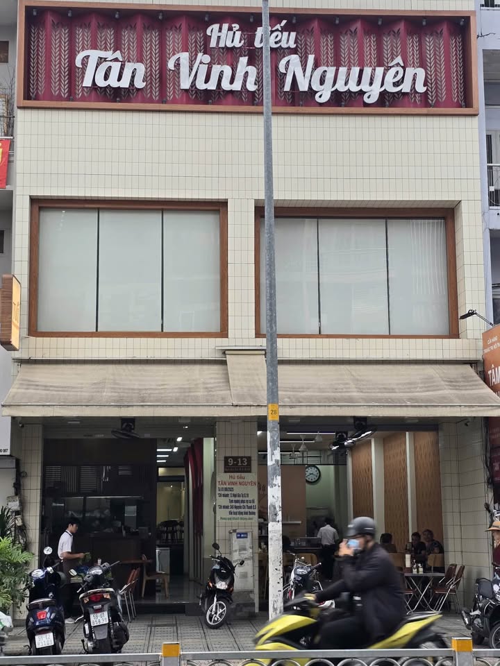 Cho thuê mặt tiền 9-11 Ngô Gia Tự, Quận 10, 160m² - Vị trí đắc địa gần ngã 6!