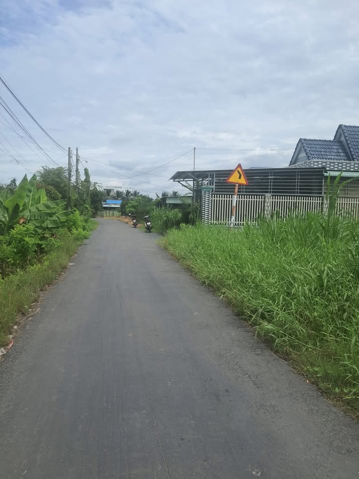 Nhà mặt tiền nhựa Rạch Rô, phường Long Chánh, Gò Công 240m² giá 1.7 tỷ - Sẵn sàng vào ở ngay!