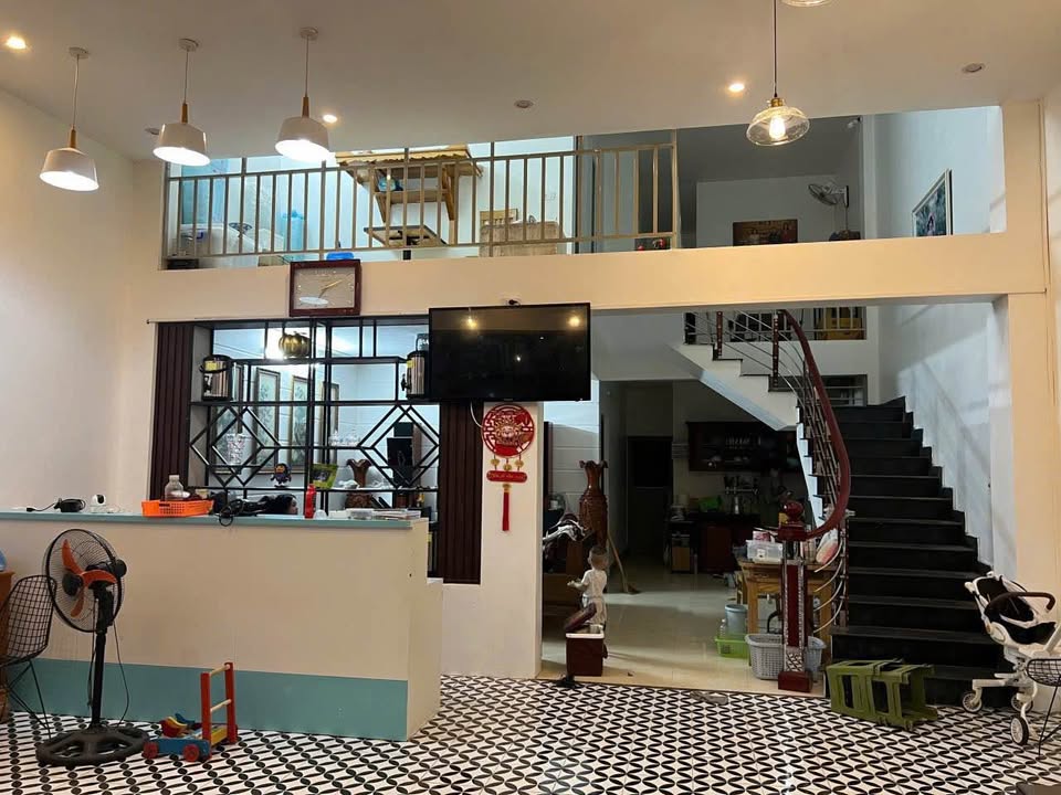 Nhà cấp 4 gác lửng đường Ỷ Lan, phường Cam Đường, 96m² giá 3.4 tỷ - Pháp lý rõ ràng, giao dịch nhanh gọn!