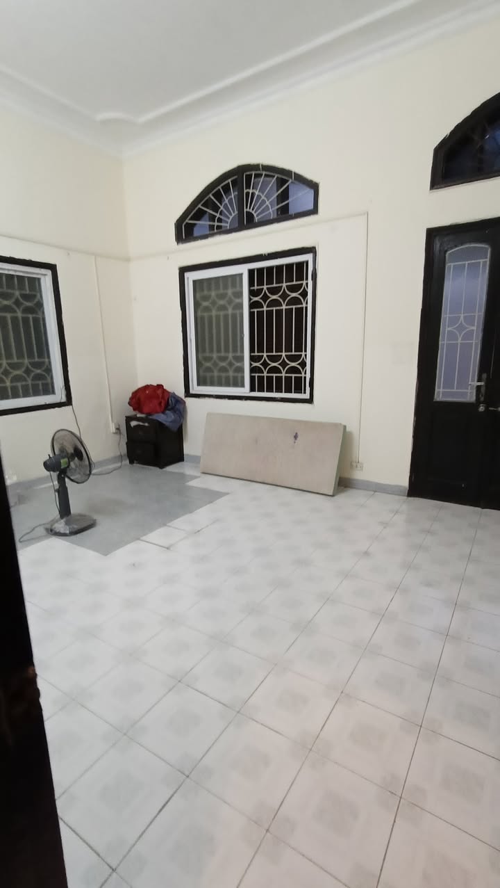 Nhà cho thuê đường Hoàng Hoa Thám, quận Ba Đình 120m² - Giá chỉ 8.5 triệu/tháng