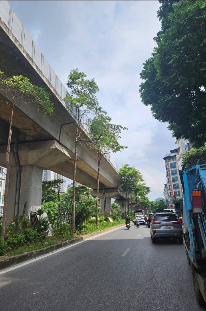 Nhà mặt phố Hào Nam, Đống Đa 50m², giá 12 tỷ - Sẵn sàng vào ở!