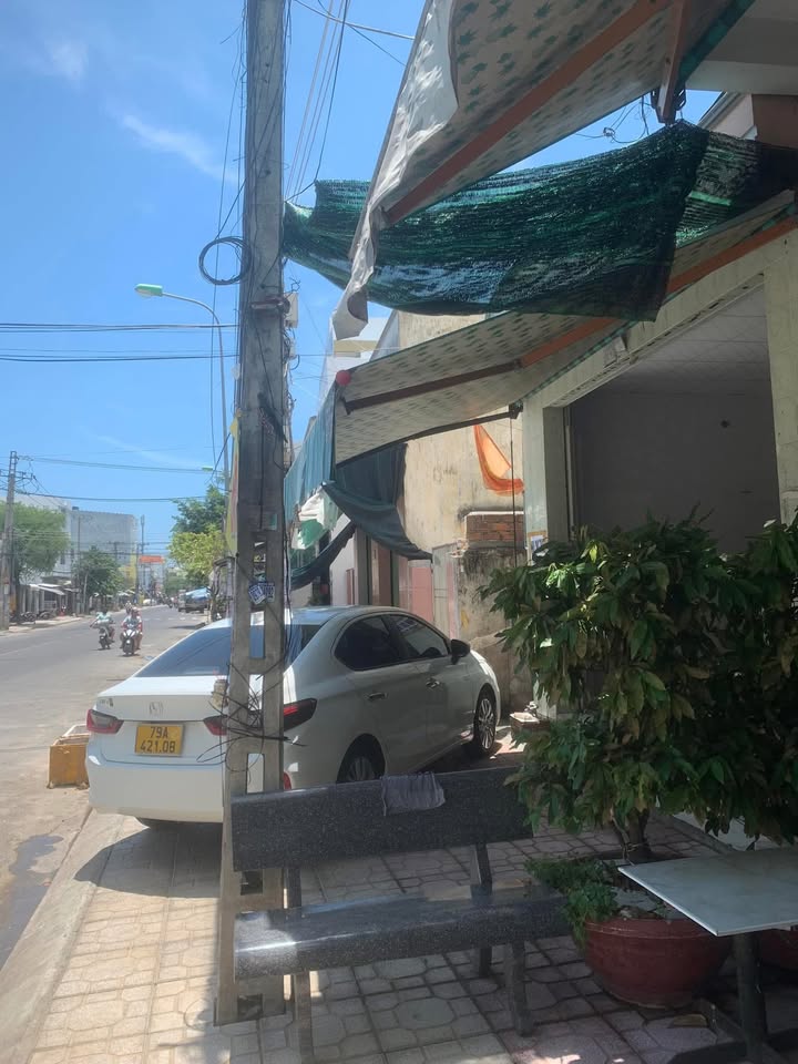 Cho thuê nhà nguyên căn 275 đường Phước Long, 100m² - Kinh doanh thuận lợi!