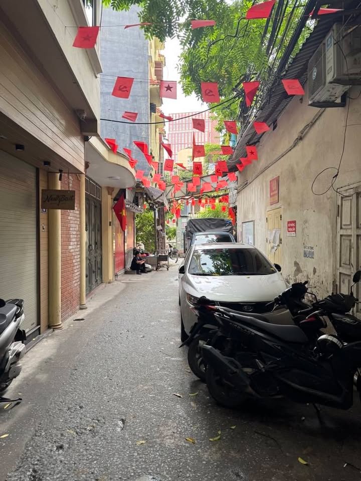 Nhà 5 tầng Đống Đa 52m² giá 10 tỷ - Thang máy hiện đại, vị trí đắc địa!