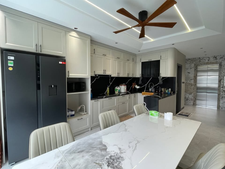 Nhà mới 5 tầng thang máy tại Thái Hà, Đống Đa 40m² giá chỉ 16.8 tỷ - Đáng sống ngay!